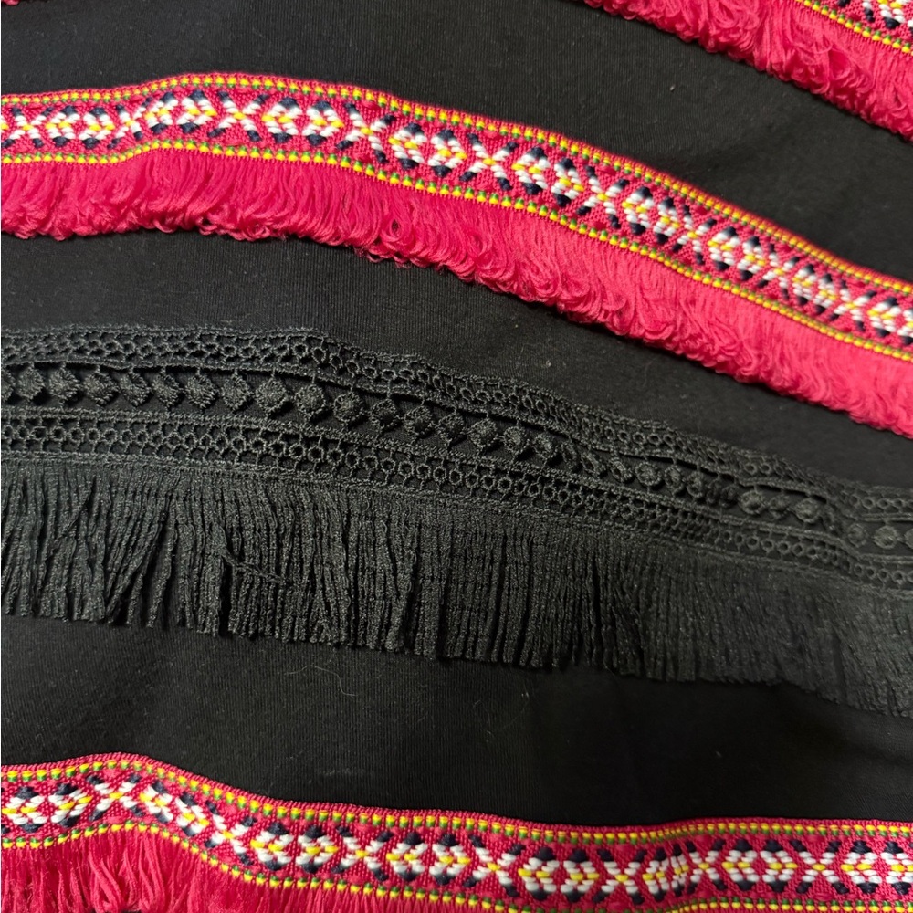 NWOT Women’s XL Grace Elements Black Top with Pink Fringe Accents - Picture 5 of 6
